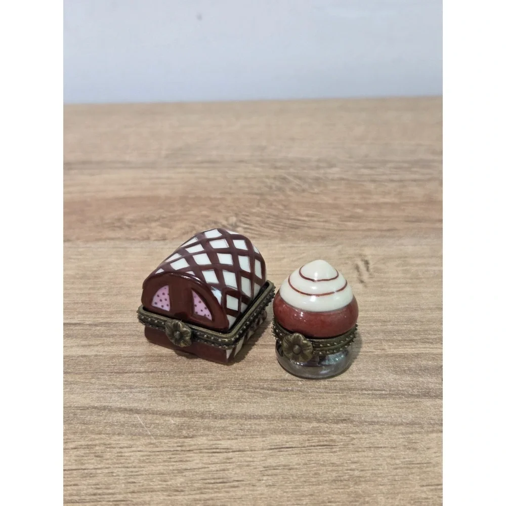 Vintage CBK Ltd Pair of Hinged Porcelain Trinket Boxes Red White 1''